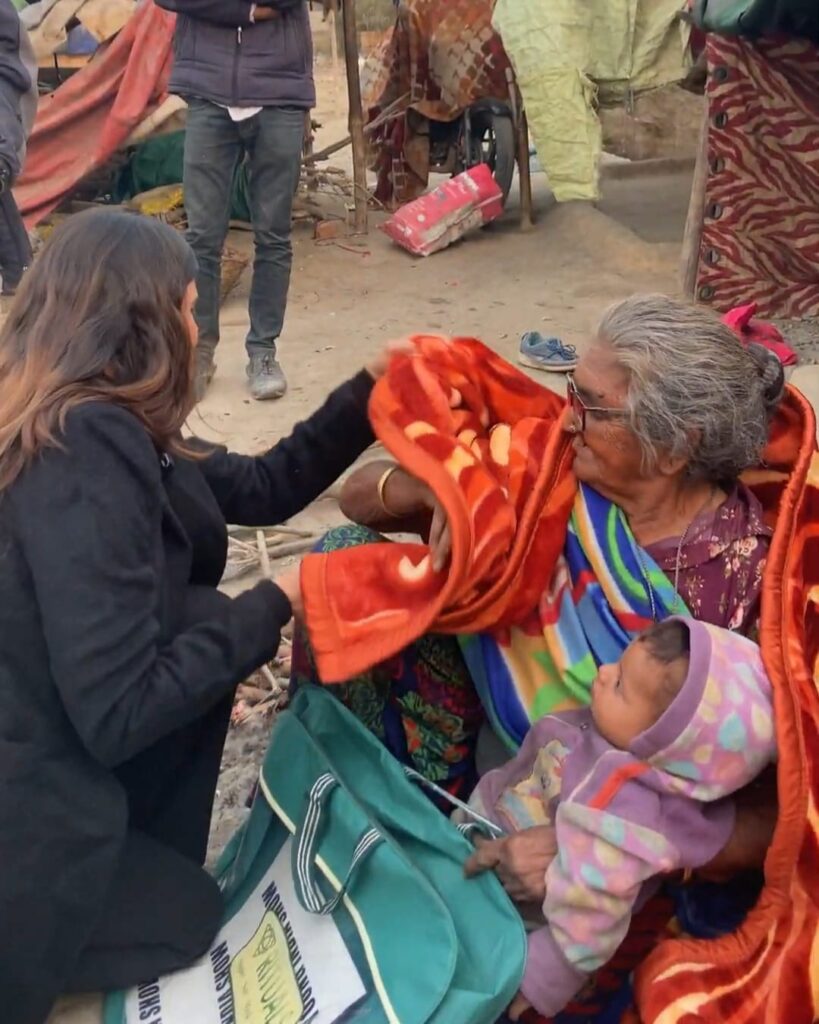 Daily Food Drive conducted by Young India Show near Nirman Vihar Metro Station